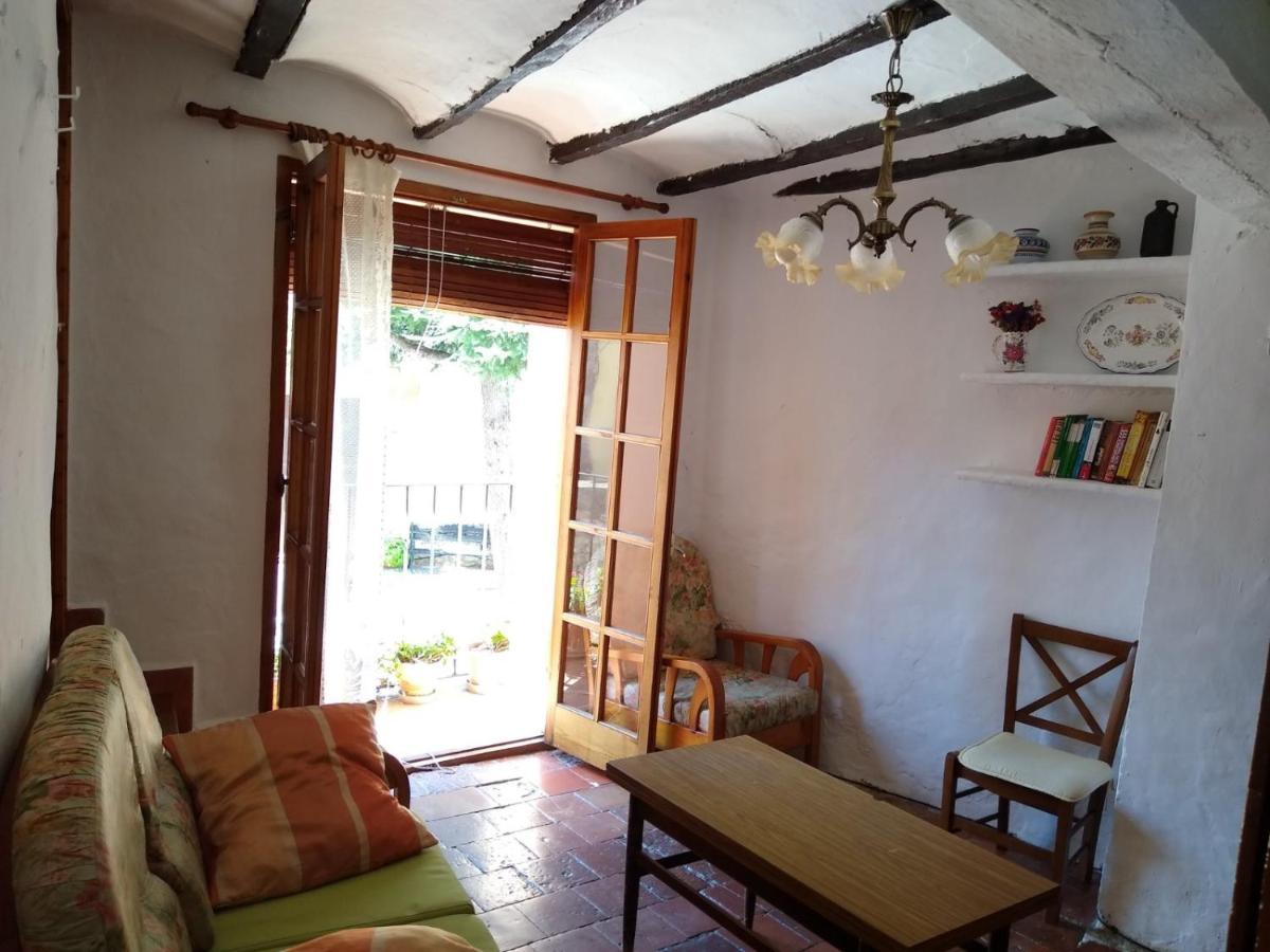 Casa De Amparo Y Jose Manuel Guest House Pavies Exterior photo
